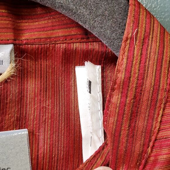 GOKALDAS IMAGES, silk blouse‎ size small. This lovely blouse has an Asian… - Picture 9 of 11